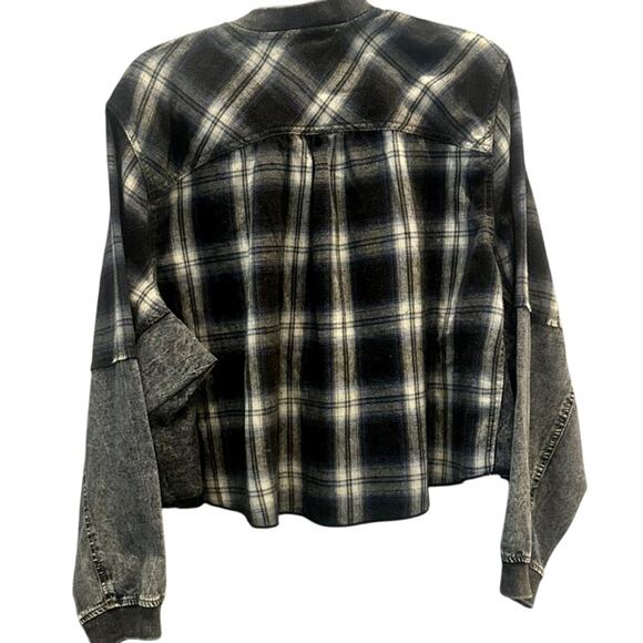 Promesa – Textured Knit Patchwork Shacket – Cream Multi – Size Medium - Picture 4 of 5